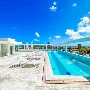Rooftop Pool Ducassi Tropicana Studio Suites Deluxe Club & Hotel